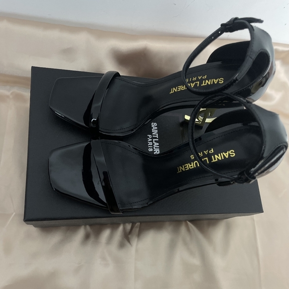 Saint Laurent solid high heels - Picture 3 of 4